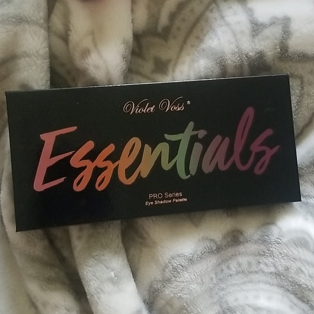 Violet Voss eyeshadow pallet